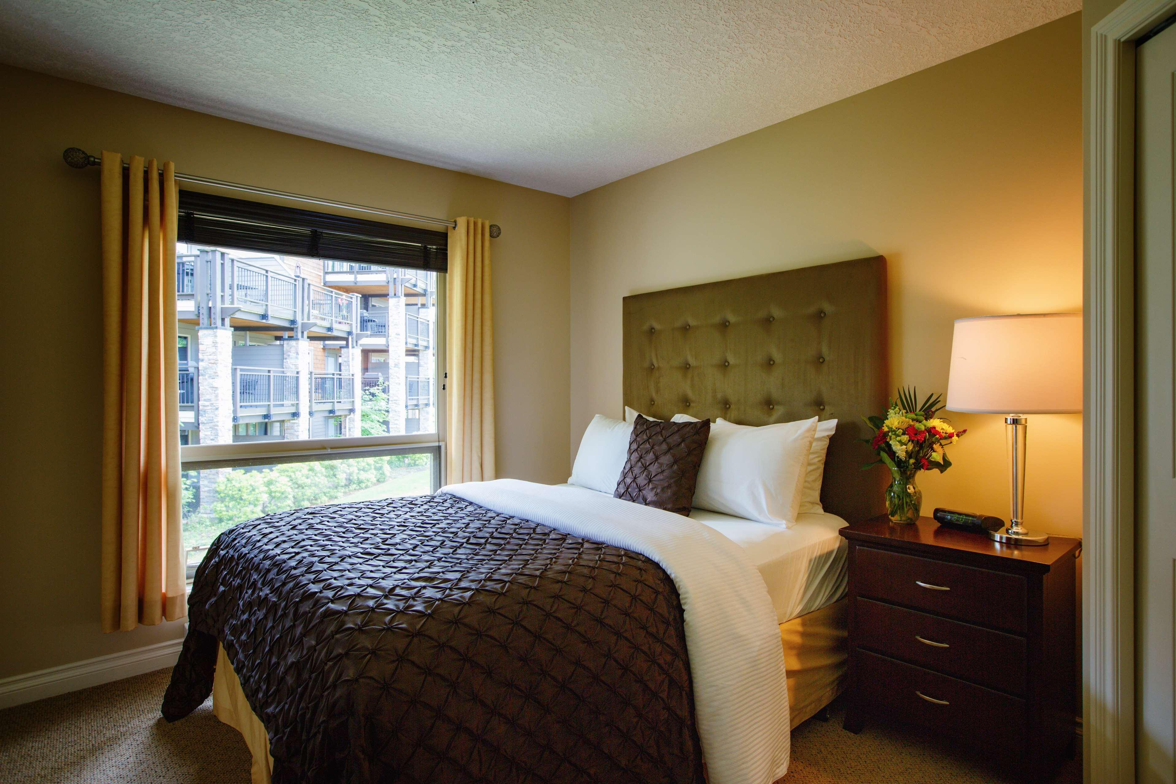 Resort Sunrise Ridge Waterfront Parksville