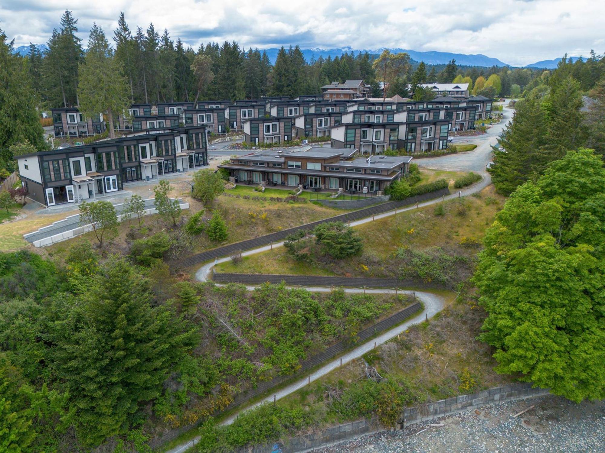 Sunrise Ridge Waterfront Parksville