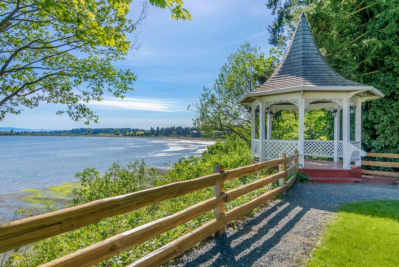 Bayside Oceanfront Parksville