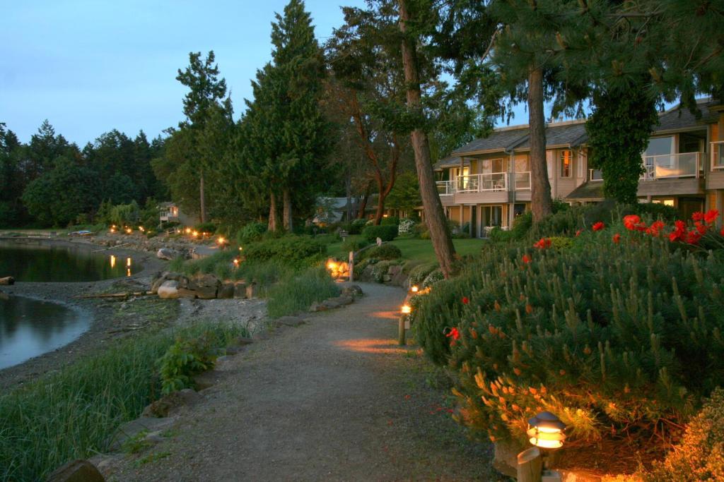 Pacific Shores & Hotel 4*