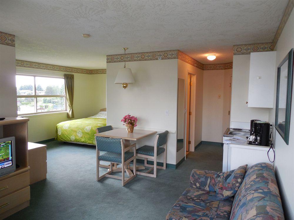Coast Parksville Hotel