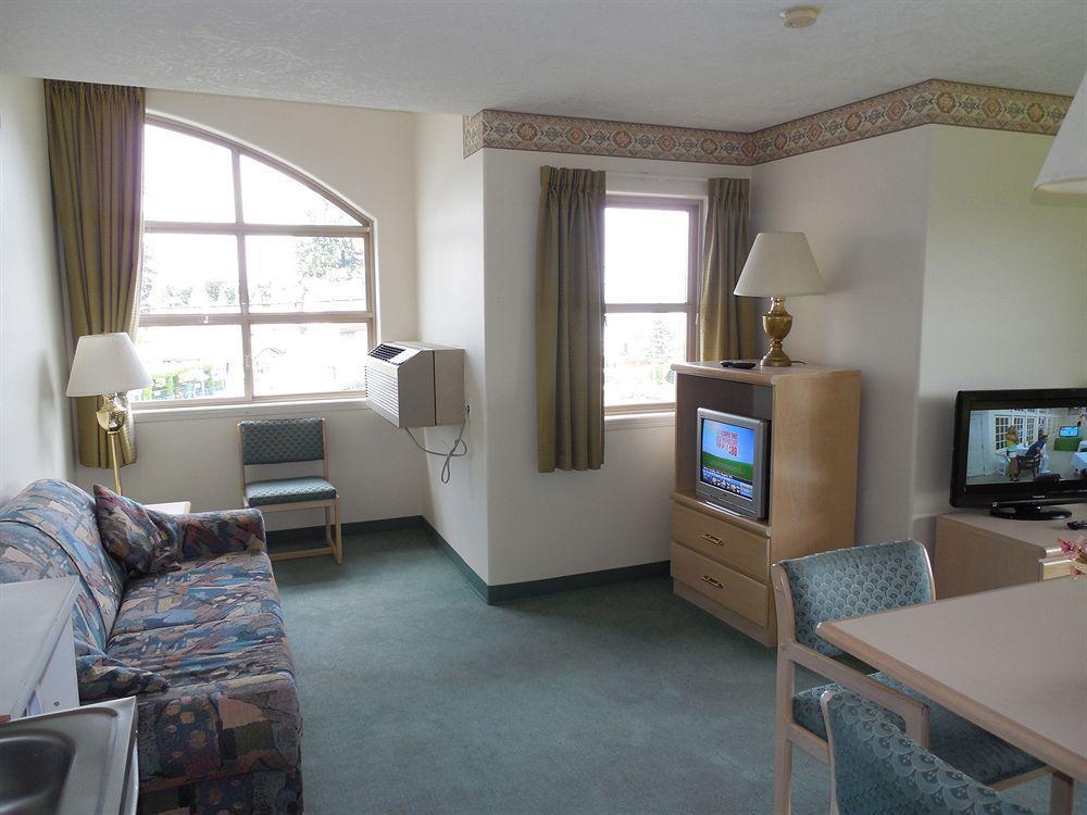 Coast Parksville Hotel Parksville
