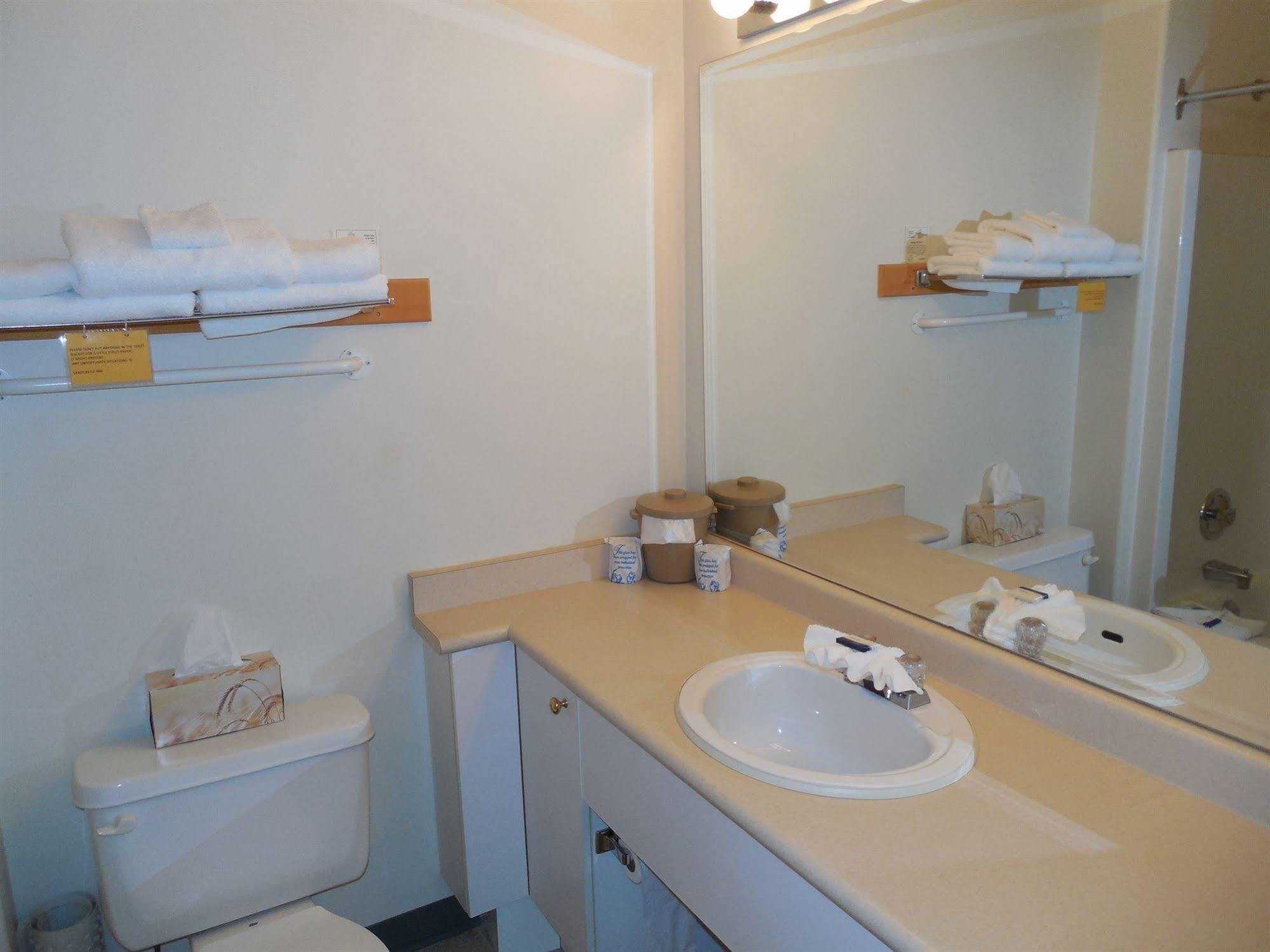 Hotel Coast Parksville Hotel