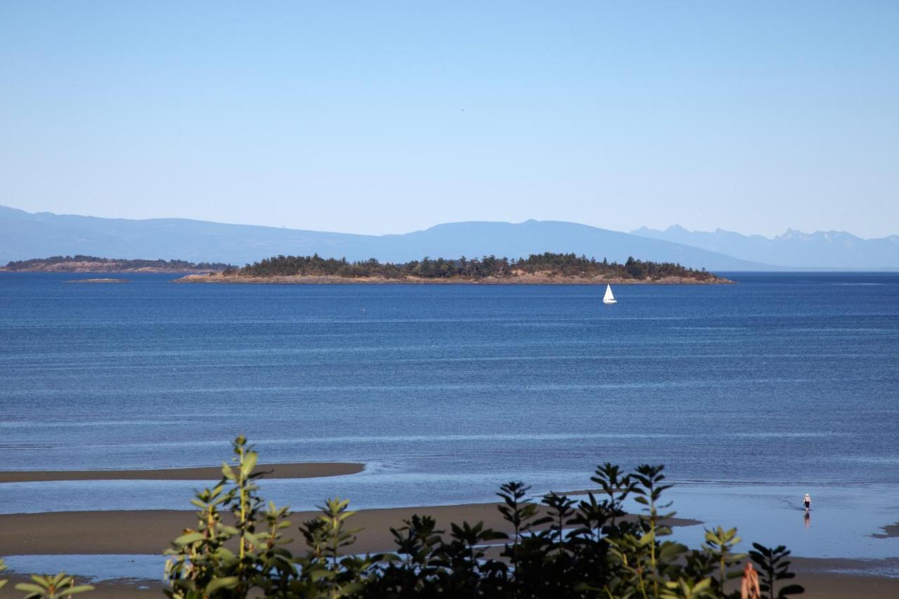 Madrona Beach 3* Parksville